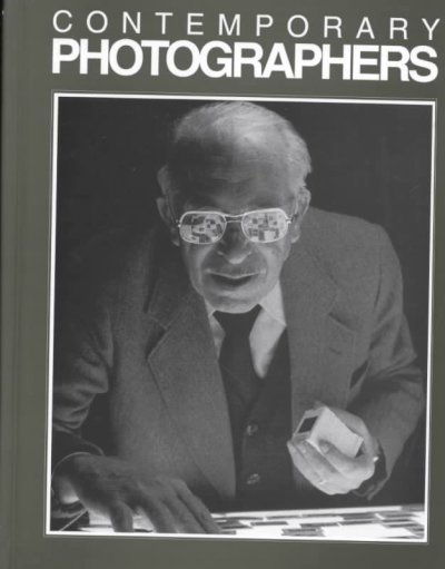 Contemporary photographers / executive editor: Martin Marix Evans ; consultant editor: Amanda Hopkinson.